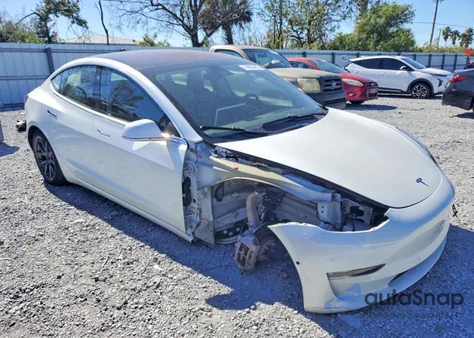 2018 Tesla Model 3 from USA, damaged, VIN 5YJ3E1EA3JF063456